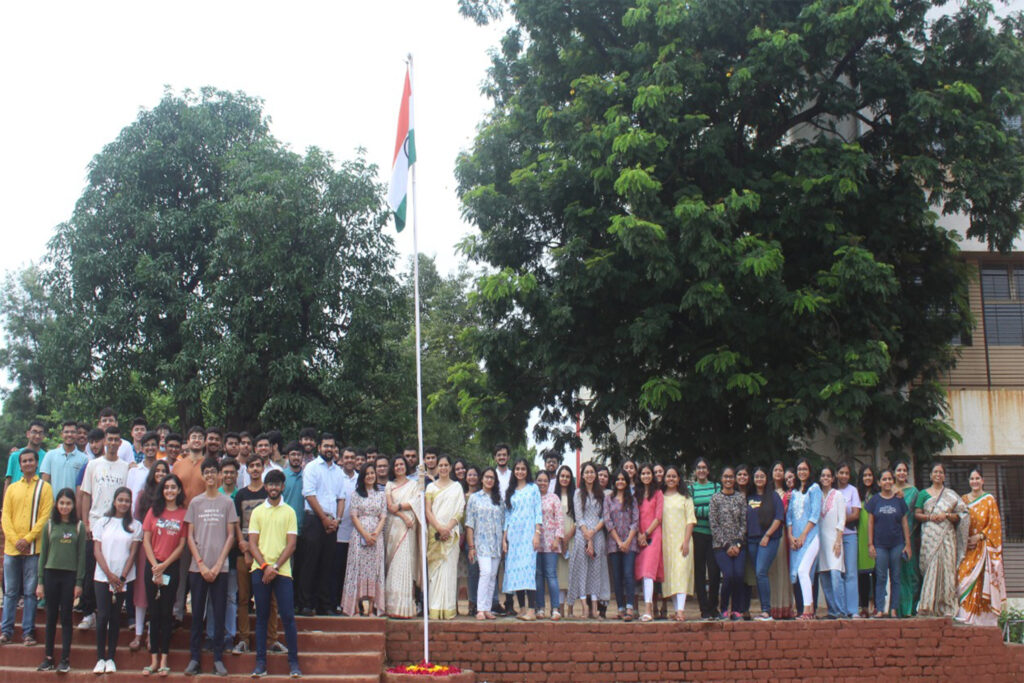 Alumni members revisiting their childhood on Independence Day