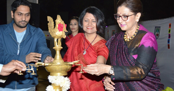 NES Chairperson Smt Tejal Amin and Principal Dr Archana Mishra lighting the auspicious lamp