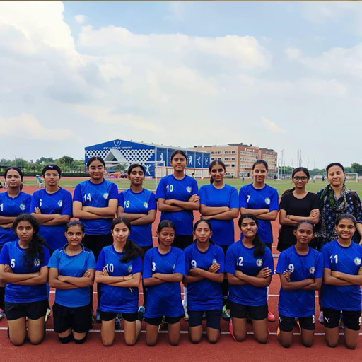 Football team girls 1