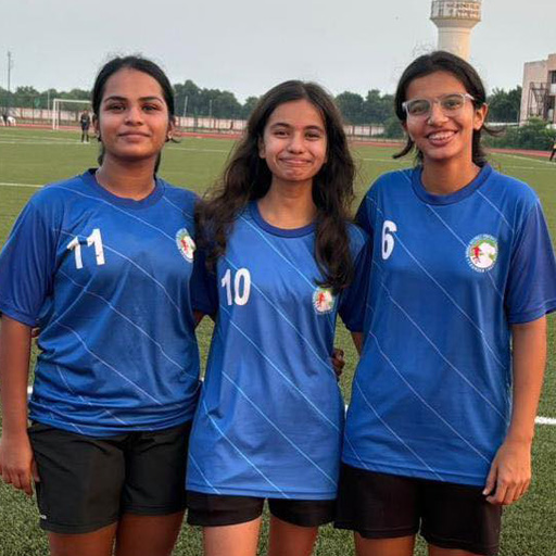 Football team girls 2